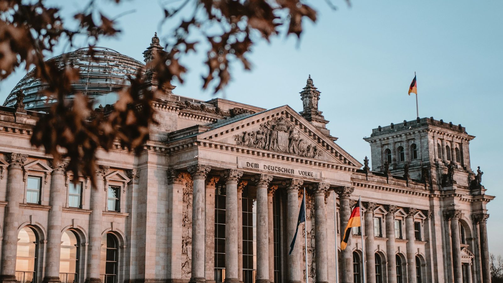 Reichstagsgebäude in Berlin, wo die Regeln für Online Casino legal Deutschland entstehen